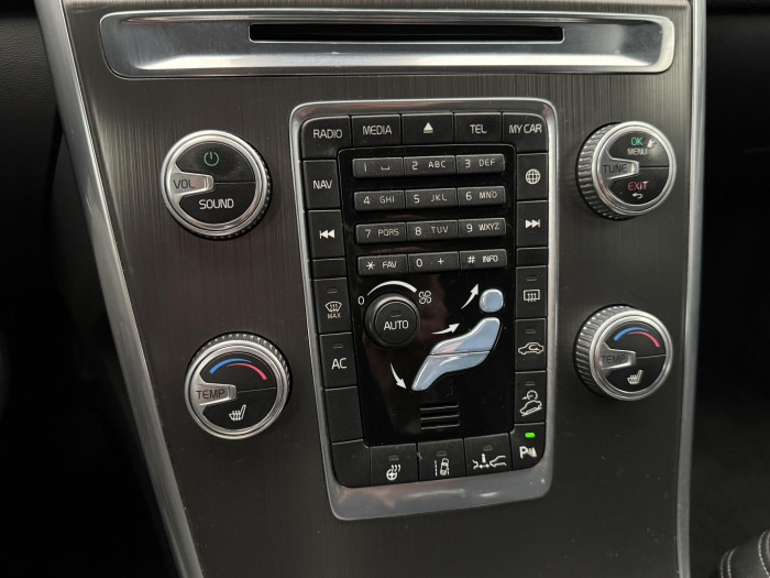 Volvo XC60 D4 MOMENTUM AUT CZ 2.4 d Momentum