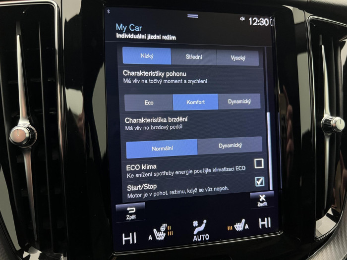 Volvo XC60 B4 AWD R-DESIGN AUT