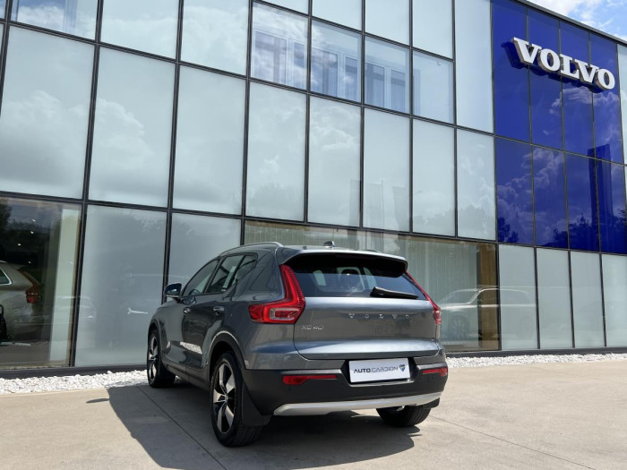 Volvo XC40 D4 AWD MOMENTUM Aut REZERVACE 2.0 d Momentum