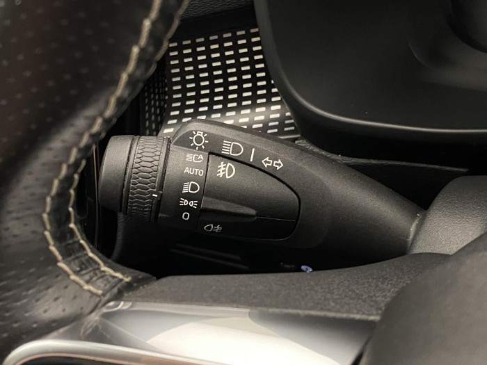 Volvo XC40 B5 AWD R-DESIGN AUT CZ 1.maj.