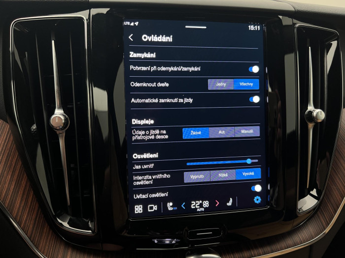 Volvo XC60 B4 AWD PLUS DARK AUT CZ