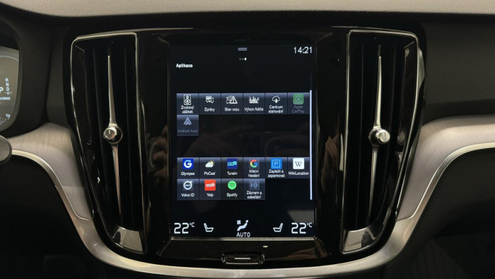 Volvo V60 T6 RECHARGE AWD REZERVACE