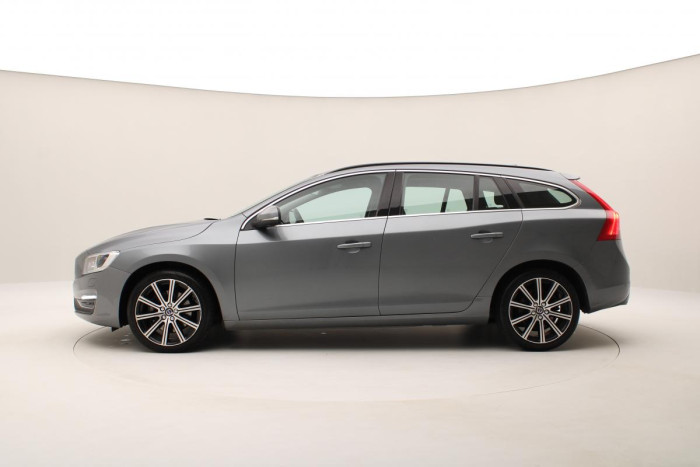 Volvo V60 D4 AWD MOMENTUM REZERVACE 2.4 d Momentum