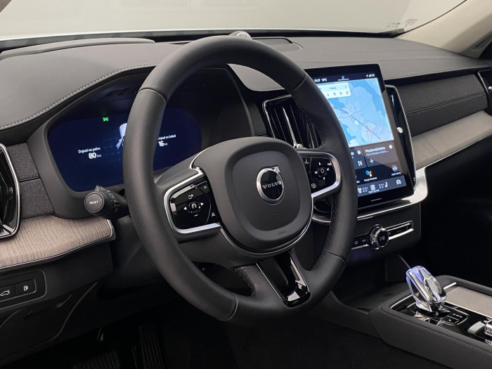 Volvo XC90 T8 AWD RECHARGE DARK REZERVACE