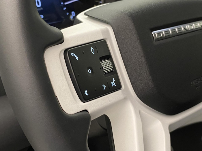 Land Rover Defender 110 D250 S AWD AUT CZ 7míst 3.0 d