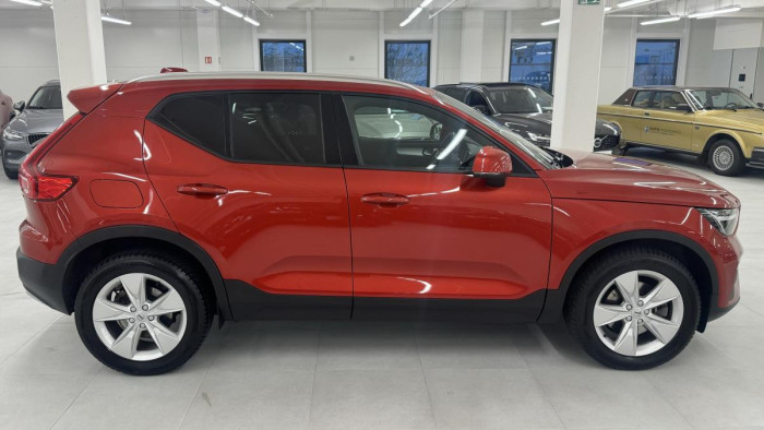 Volvo XC40 B3 CORE AUT REZERVACE