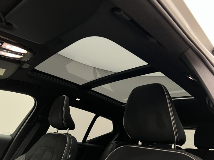 Volvo XC40 B3 ULTRA DARK AUT CZ