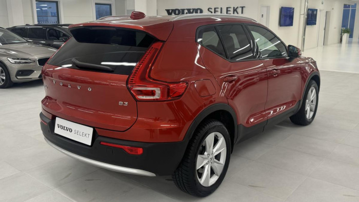 Volvo XC40 B3 CORE AUT REZERVACE