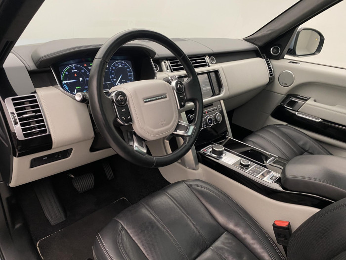 Land Rover Range Rover HYBRID AUTOBIOGRAPHY REZERVACE