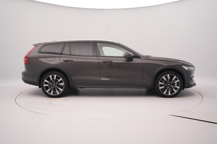 Volvo V60 CC B5 AWD PLUS BRIGHT 1.maj
