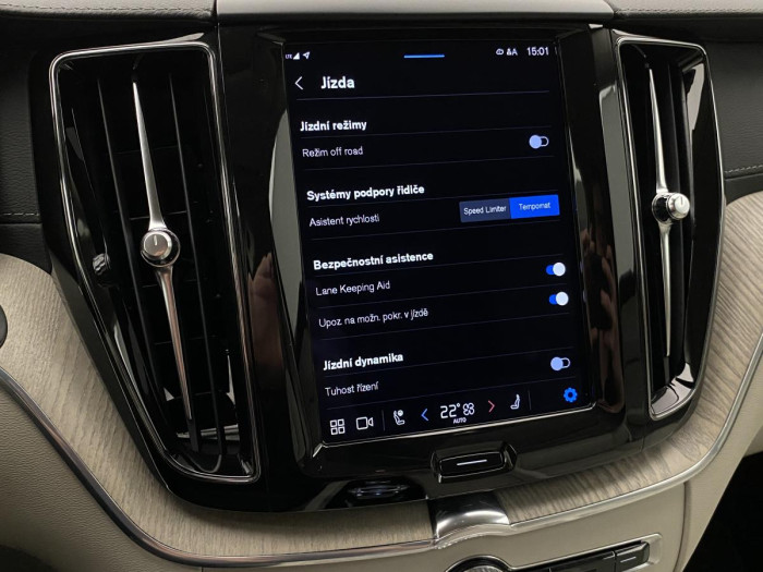 Volvo XC60 B5 AWD INSCRIPTION REZERVACE