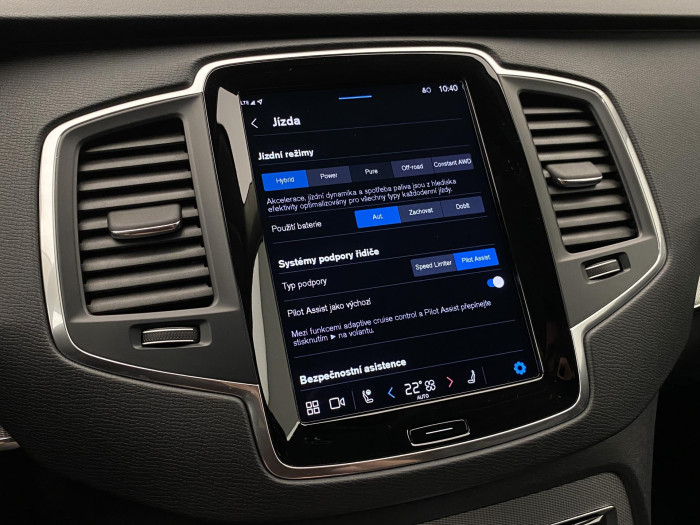 Volvo XC90 T8 AWD RECHARGE CORE 7míst