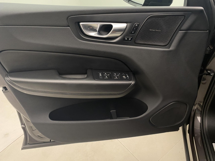 Volvo XC60 B5 AWD DARK PLUS AUT