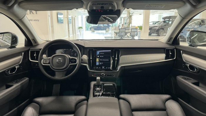 Volvo V90 T6 RECHARGE AWD REZERVACE