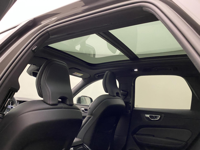 Volvo XC60 B5 AWD R-DESIGN AUT 1.maj
