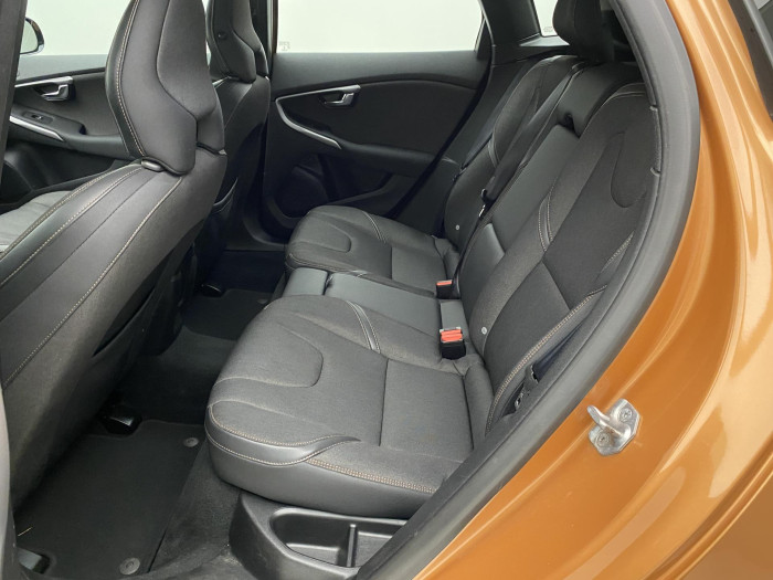 Volvo V40 CC D2 MOMENTUM AUT 1.6 d CC CC Momentum