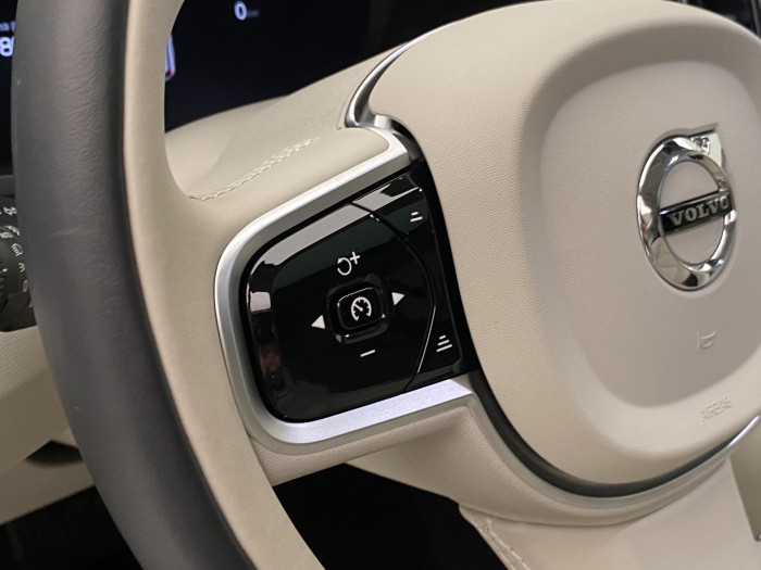 Volvo V60 T8 AWD PLUG-IN BRIGHT ULTRA CZ