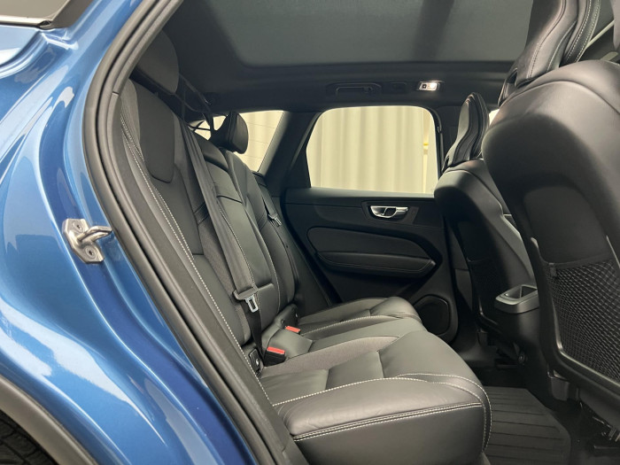 Volvo XC60 B4 AWD R-DESIGN AUT