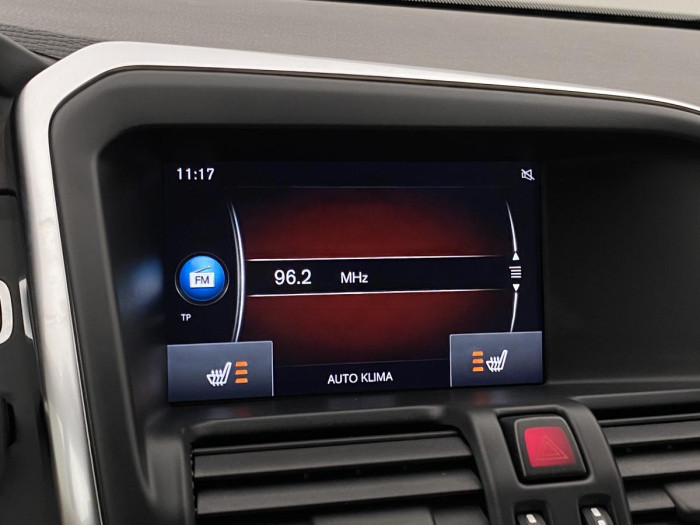 Volvo XC60 D4 AWD DYNAMIC REZERVACE 2.4 d Dynamic