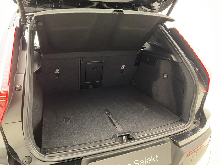 Volvo XC40 B4 CORE AUT CZ 1.maj