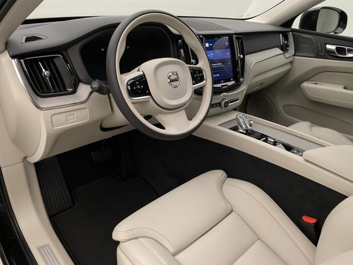 Volvo XC60 B4 AWD AUT DARK PLUS 2.0 Plus
