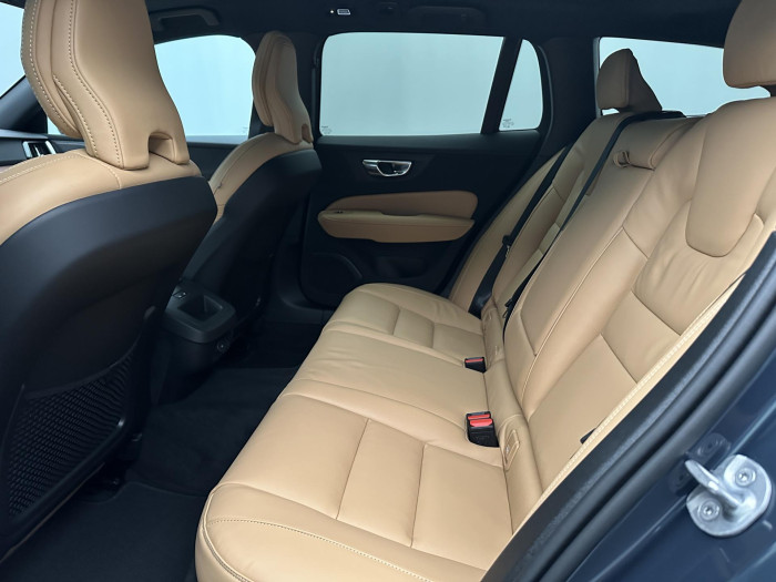 Volvo V60 B4 AUT DARK PLUS