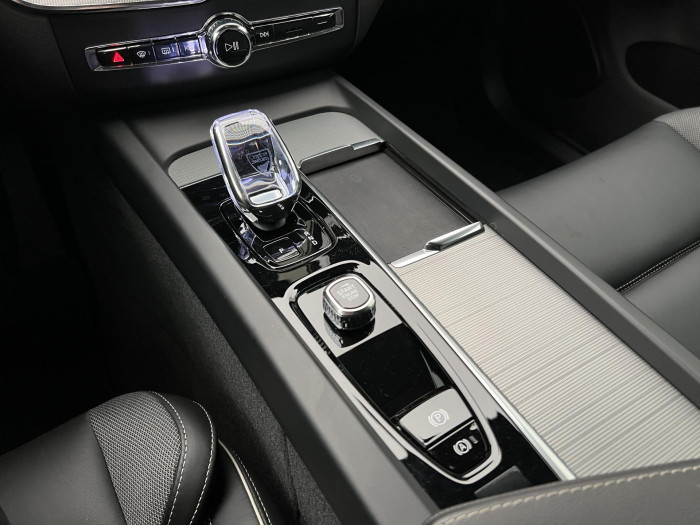 Volvo XC60 T6 AWD RECHARGE PLUS DARK AUT