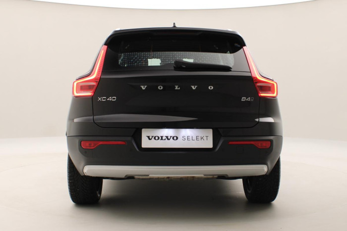 Volvo XC40 B4 AWD MOMENTUM REZERVACE 2.0 Momentum