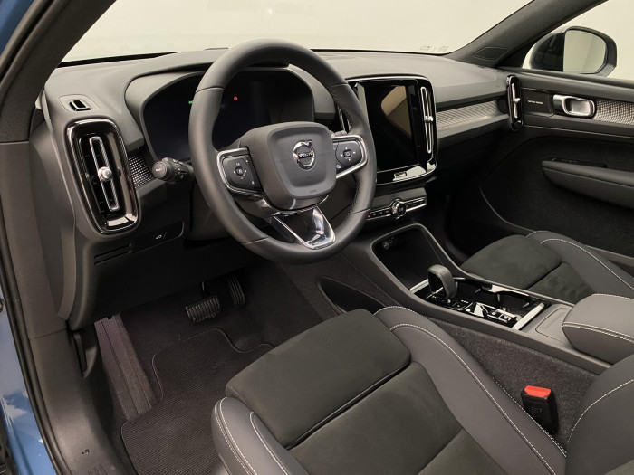 Volvo XC40 B4 ULTIMATE DARK AUT CZ
