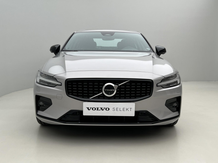 Volvo S60 B5 AWD ULTIMATE DARK REZERVACE