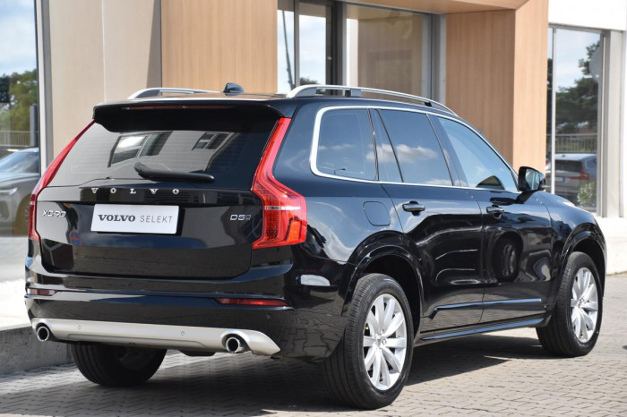 Volvo XC90 D5 AWD MOMENTUM REZERVACE 2.0 d Momentum