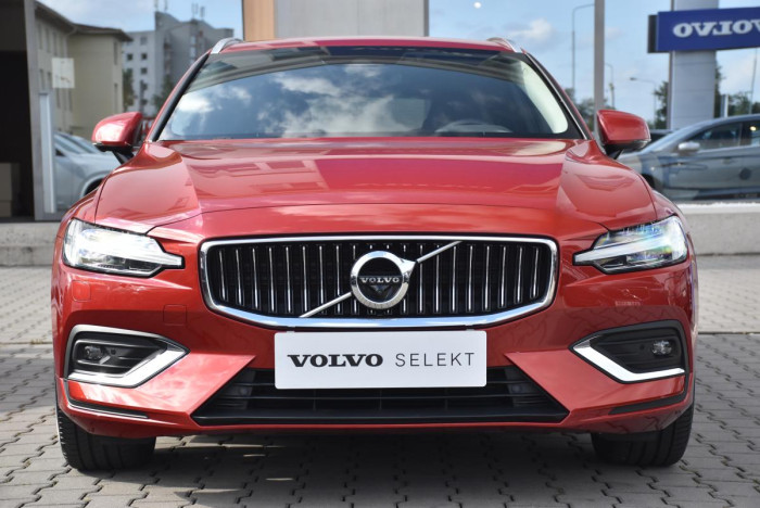 Volvo V60 B4 INSCRIPTION AUT REZERVACE