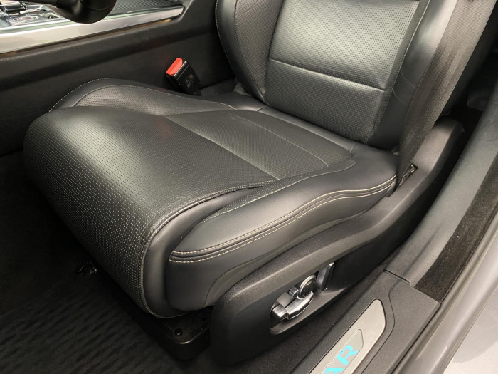 Jaguar XF D200 R-DYNAMIC SE AWD AUT 2.0 d Dynamic SE