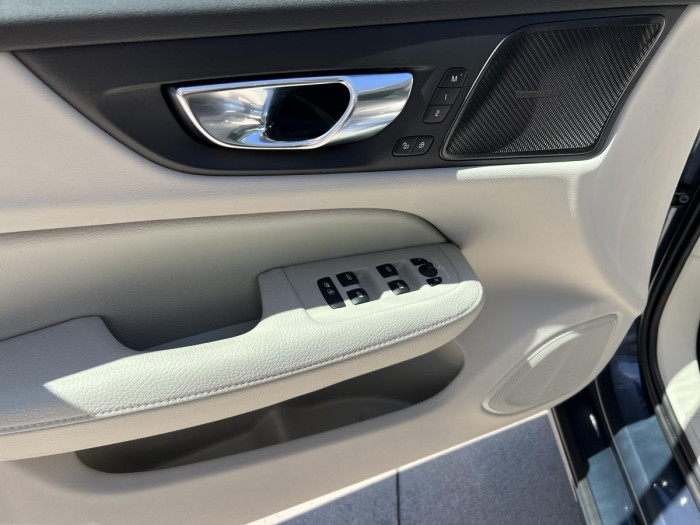 Volvo V60 T8 AWD INSCRIPTION Aut 1.maj.