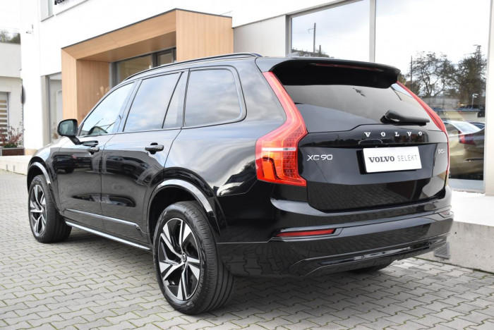 Volvo XC90 B5 AWD R-Design REZERVACE