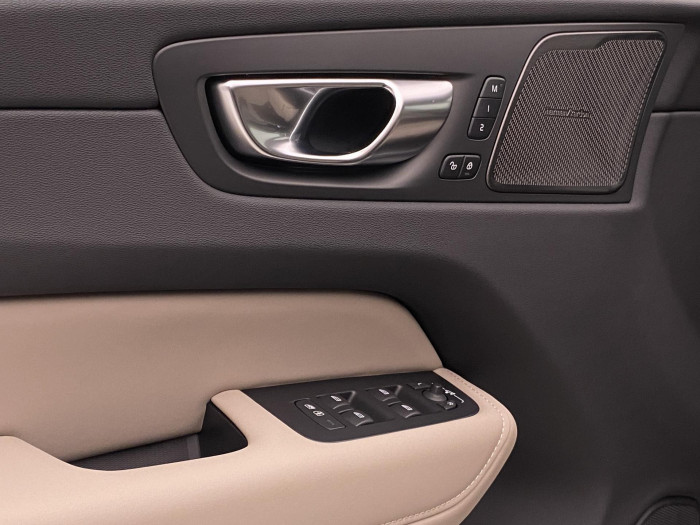 Volvo XC60 B5 AWD AUT DARK PLUS