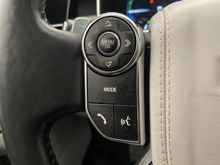 Land Rover Range Rover HYBRID AUTOBIOGRAPHY REZERVACE