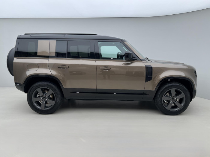 Land Rover Defender 110 D250 X-DYNAMIC SE AWD Aut 3.0 d Dynamic SE