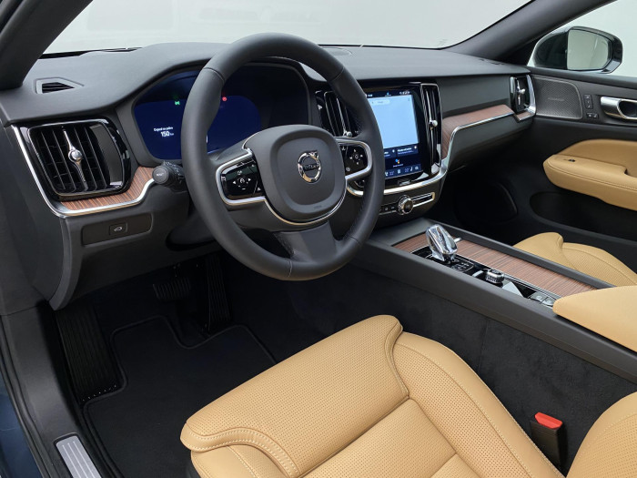 Volvo V60 B4 AUT DARK PLUS