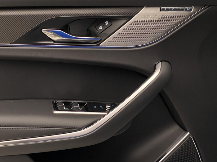 Jaguar F-Pace SVR 575 EDITION REZERVACE 5.0 Edition