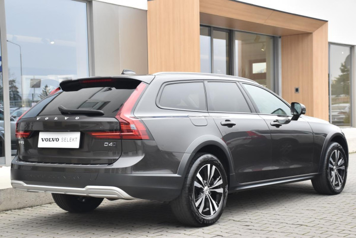 Volvo V90 CC D4 MOMENTUM REZERVACE 2.0 d CC CC Momentum