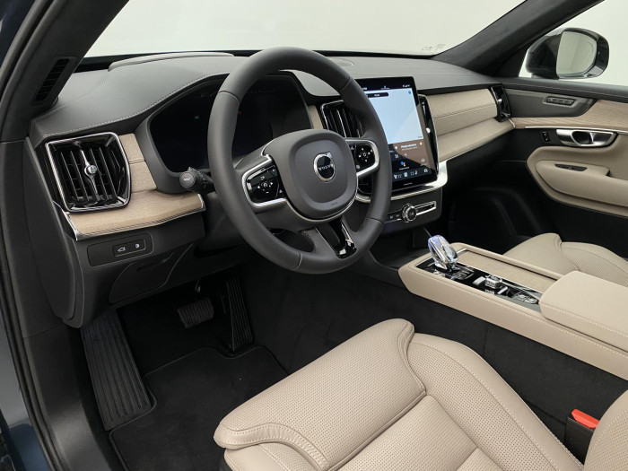 Volvo XC90 T8 AWD RECHARGE DARK ULTRA 7