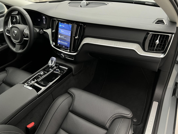 Volvo V60 T6 AWD RECHARGE ULTRA BRIGHT