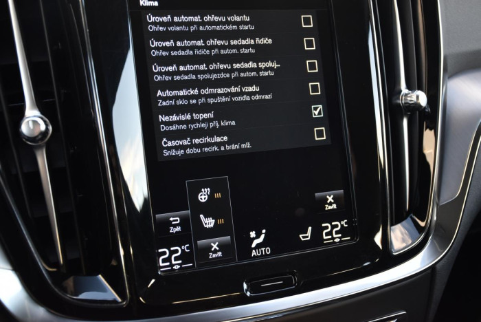 Volvo V60 B4 MOMENTUM ADV. REZERVACE 2.0 Momentum