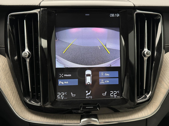 Volvo XC60 B4 INSCRIPTION AUT CZ