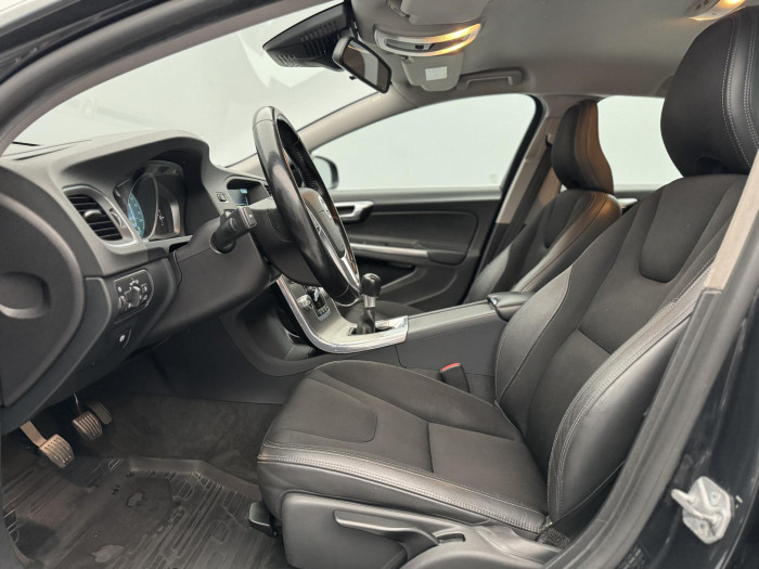 Volvo V60 D2 MOMENTUM NAV 1.6 d Momentum