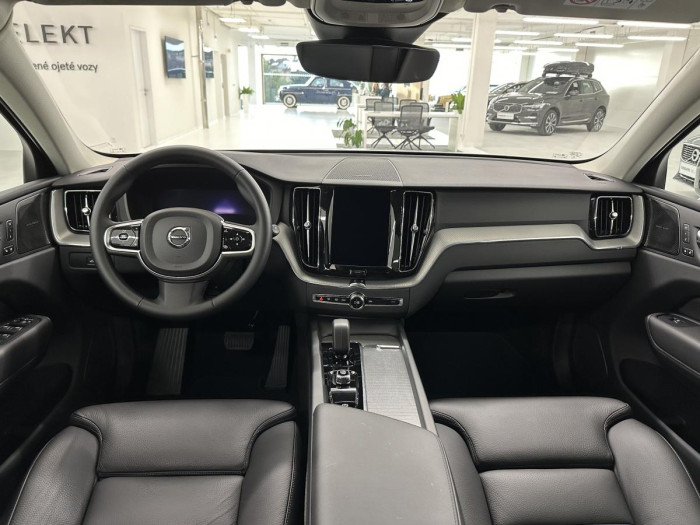 Volvo XC60 B4 AWD PLUS DARK REZERVACE 2.0 Plus