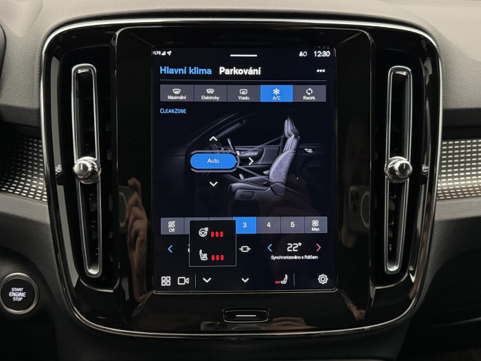 Volvo XC40 B3 DARK ULTRA CZ 1.maj