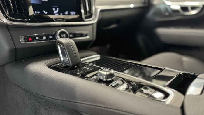 Volvo V90 T6 AWD INSCRIPTION REZERVACE