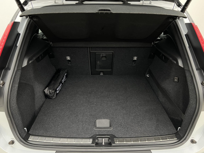 Volvo XC40 T5 RECHARGE R-DESIGN AUT